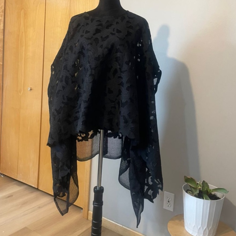 Elegant Black Lace Poncho